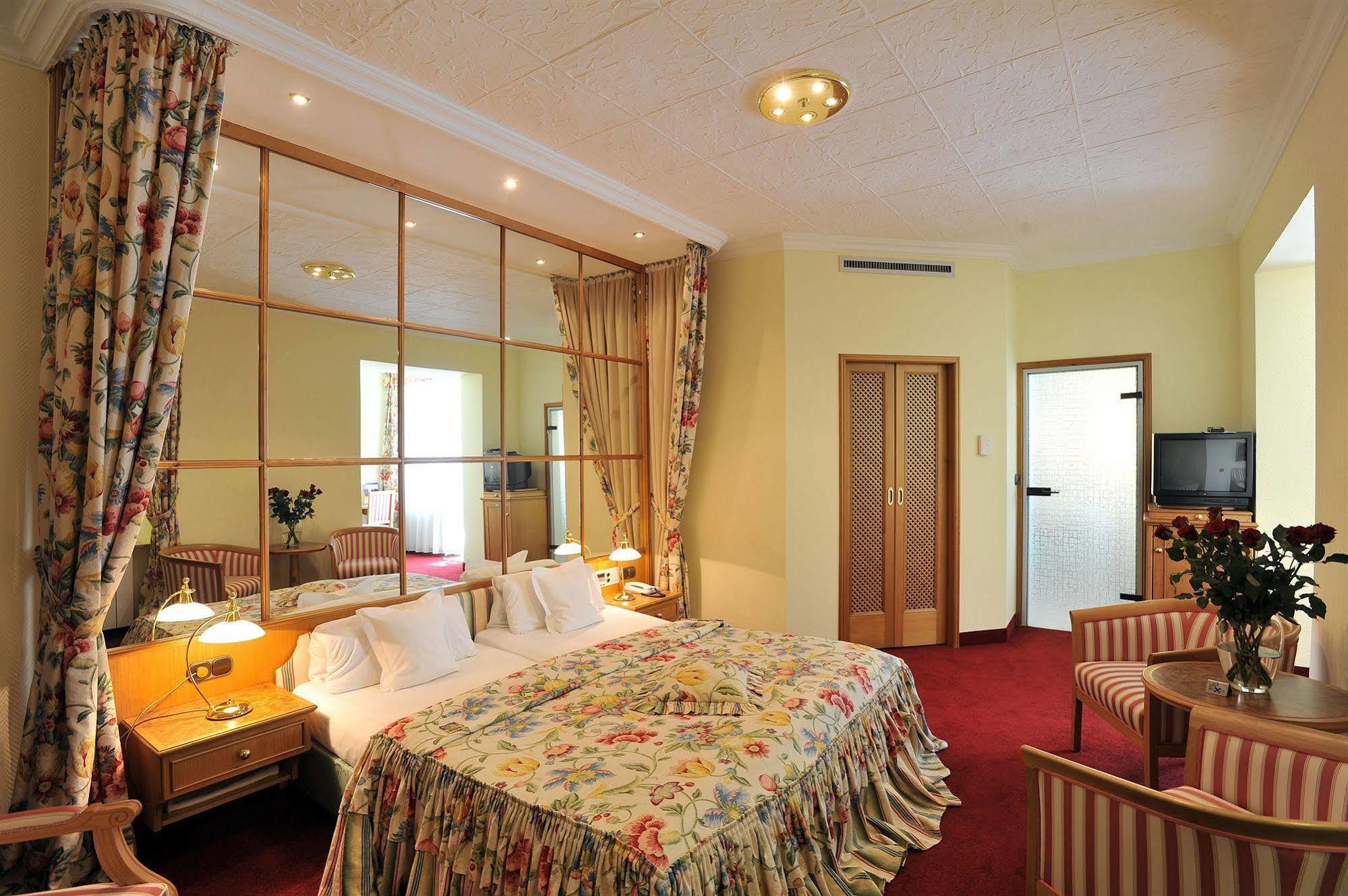 Ringhotel Giffels Goldener Anker Bad Neuenahr-Ahrweiler Luaran gambar
