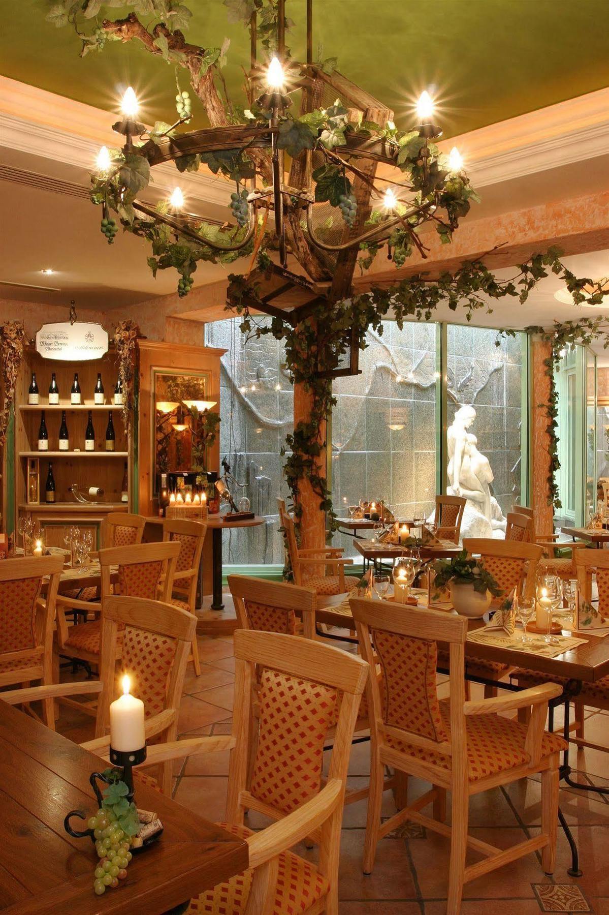Ringhotel Giffels Goldener Anker Bad Neuenahr-Ahrweiler Restoran gambar